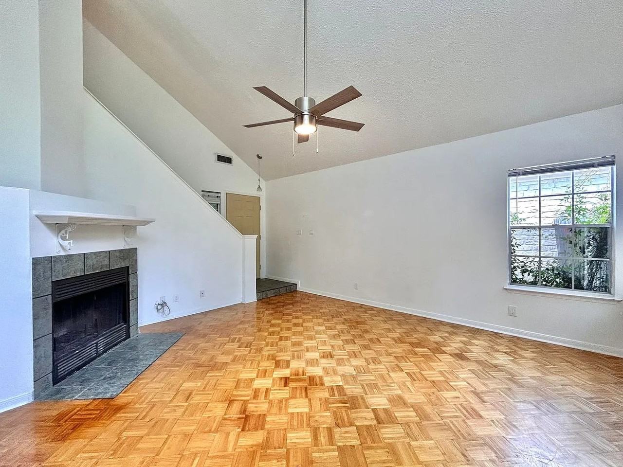 806 Minturn Ln - Photo 6 of 19