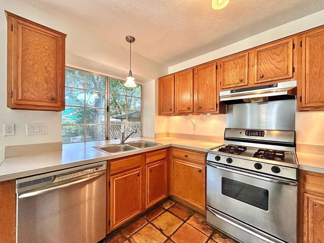 806 Minturn Ln - Photo 7 of 19