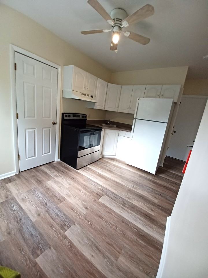 54 S Broad St #D - Photo 2 of 14