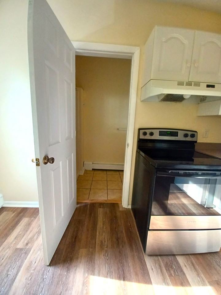 54 S Broad St #D - Photo 4 of 14