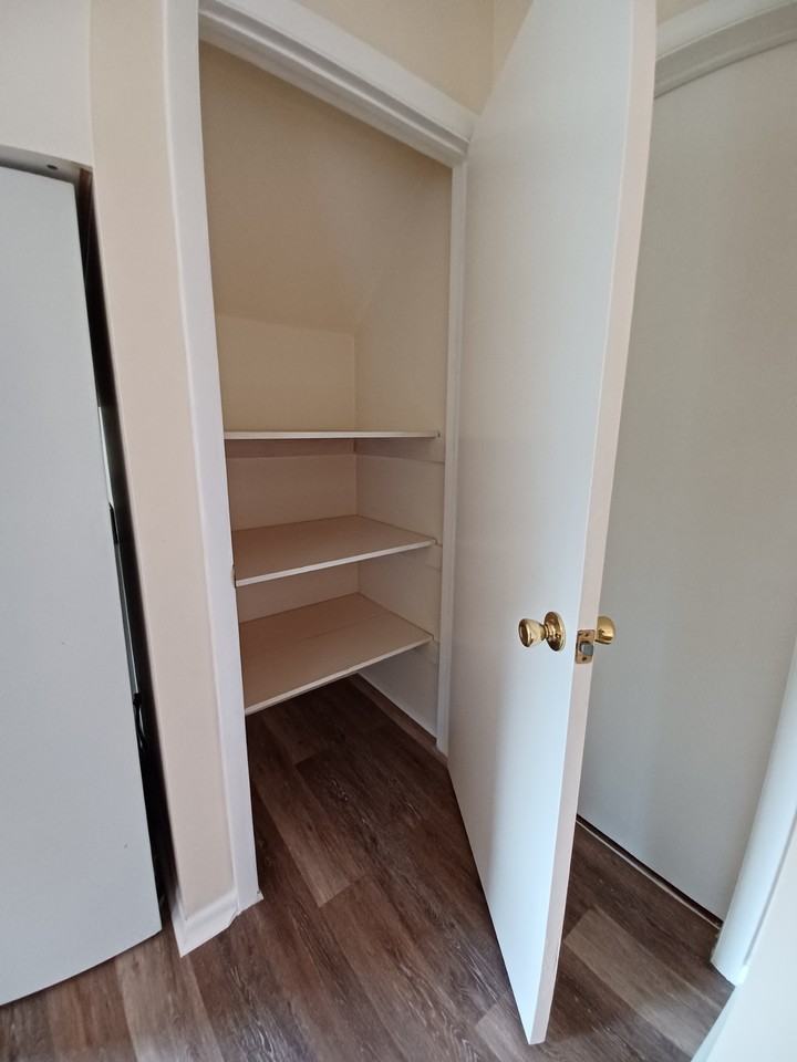 54 S Broad St #D - Photo 5 of 14