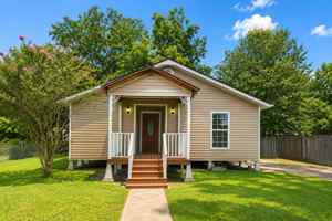 featured image of 134 Allen St