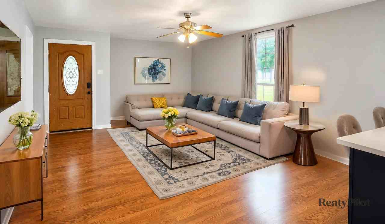 134 Allen St - Photo 2 of 13