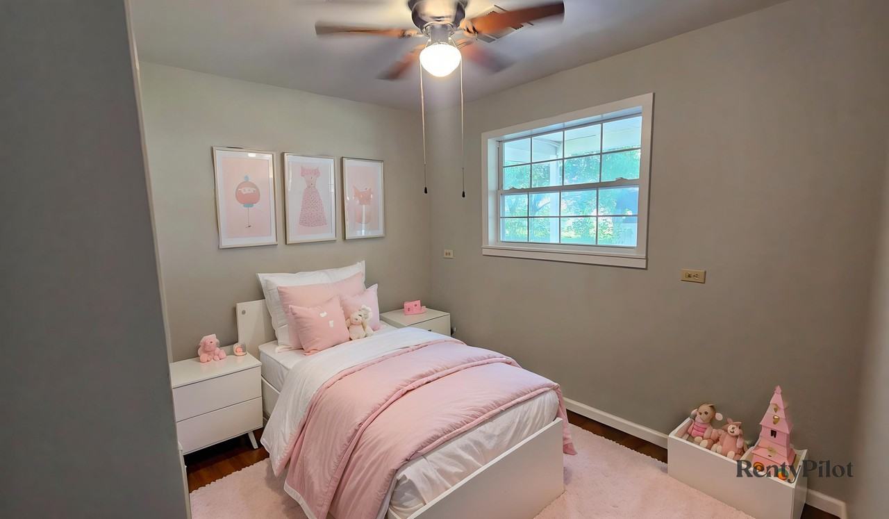 134 Allen St - Photo 6 of 13