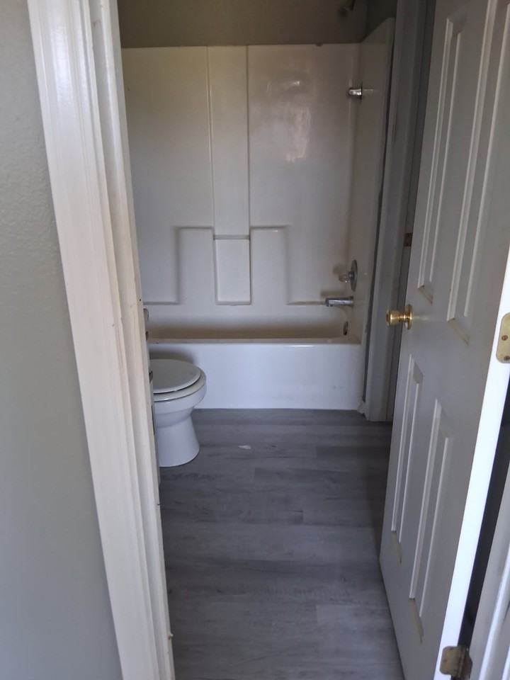 100 Bluebonnet Dr #NA - Photo 2 of 8