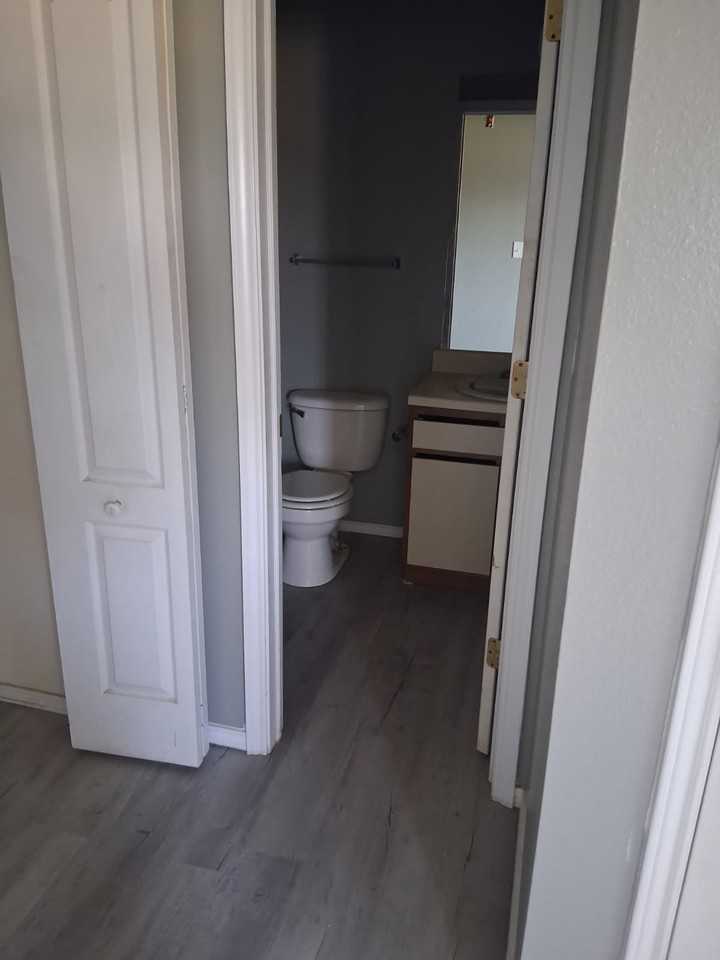 100 Bluebonnet Dr #NA - Photo 4 of 8