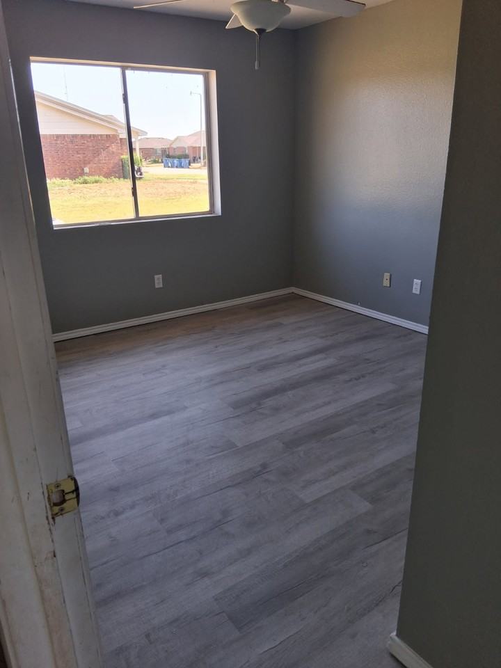 100 Bluebonnet Dr #NA - Photo 7 of 8