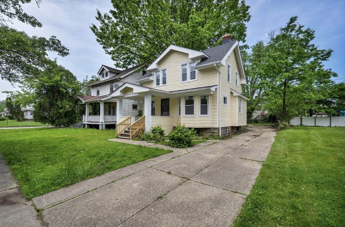 13605 Argus Ave - Photo 2 of 35