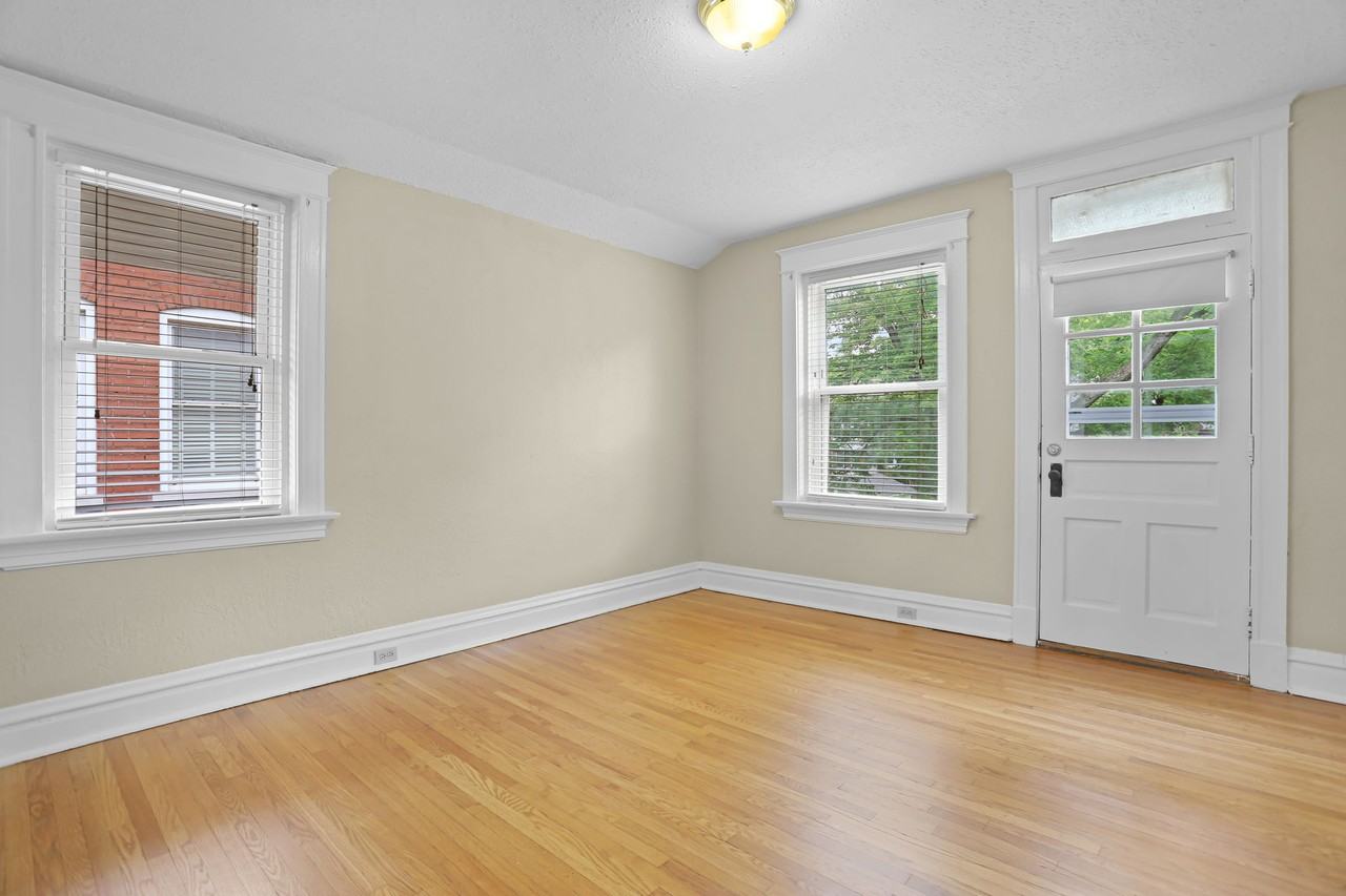 7005 Pershing Ave - Photo 3 of 14