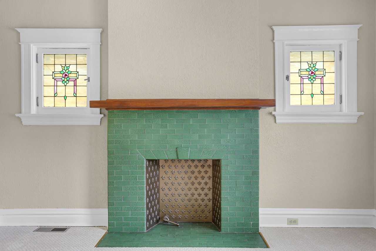 7005 Pershing Ave - Photo 4 of 14