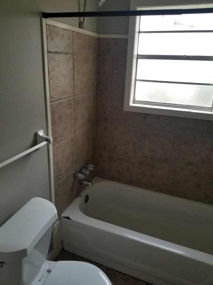 2859 Baskin St #2861 - Photo 4 of 10