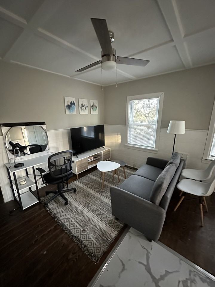 528 Fleming St #2 - Photo 7 of 8