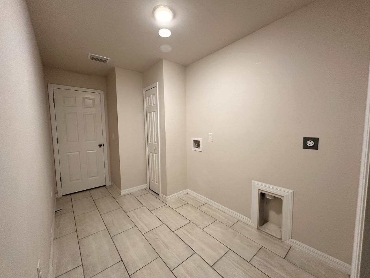 1714 Four Mile Cove Pkwy - Photo 4 of 20