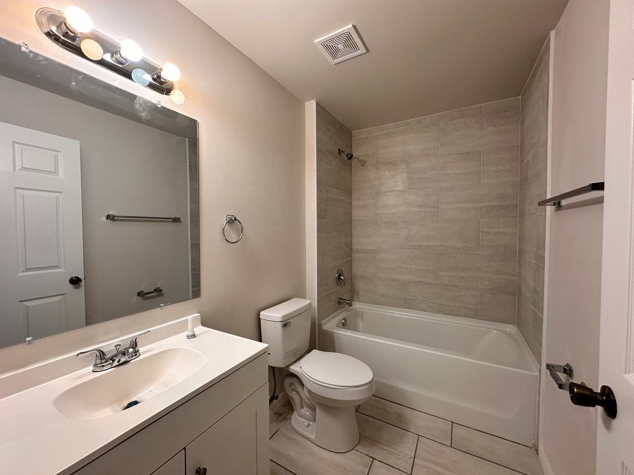 1714 Four Mile Cove Pkwy - Photo 5 of 20