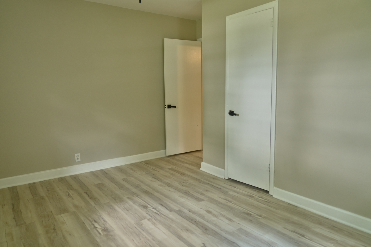 1704 S Jersey Ave - Photo 5 of 10
