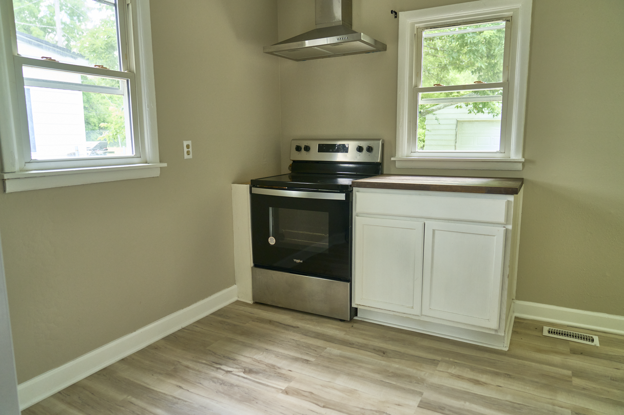 1704 S Jersey Ave - Photo 6 of 10