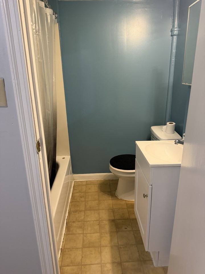 721 Craig St - Photo 2 of 2