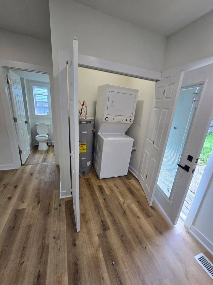 225 E 24th St - Photo 2 of 6