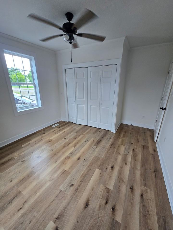 225 E 24th St - Photo 3 of 6
