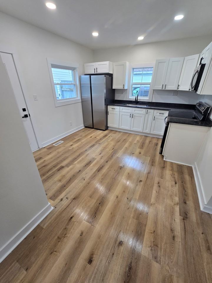 225 E 24th St - Photo 6 of 6