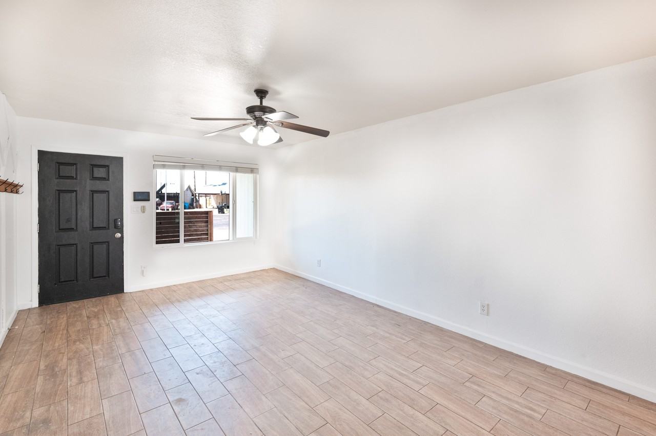 4625 E Park St - Photo 6 of 20