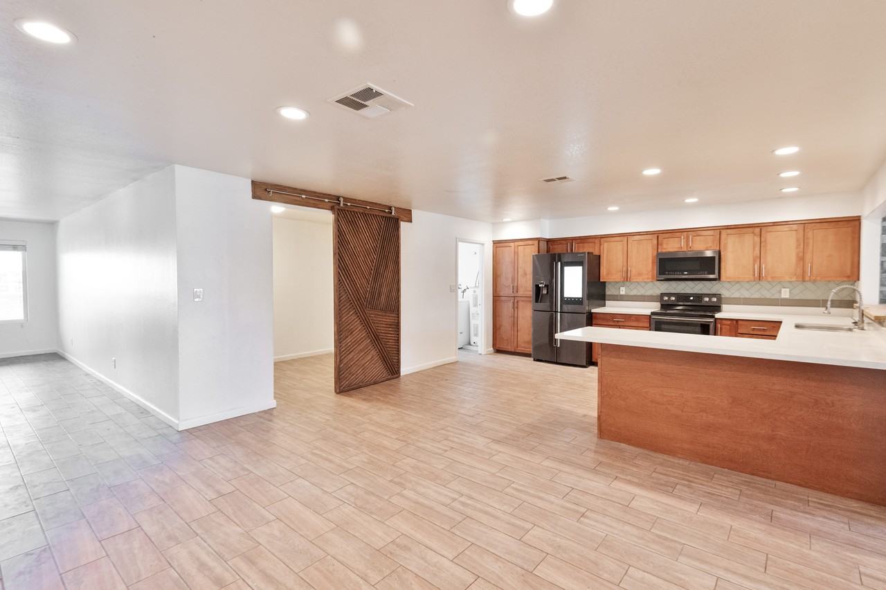 4625 E Park St - Photo 7 of 20