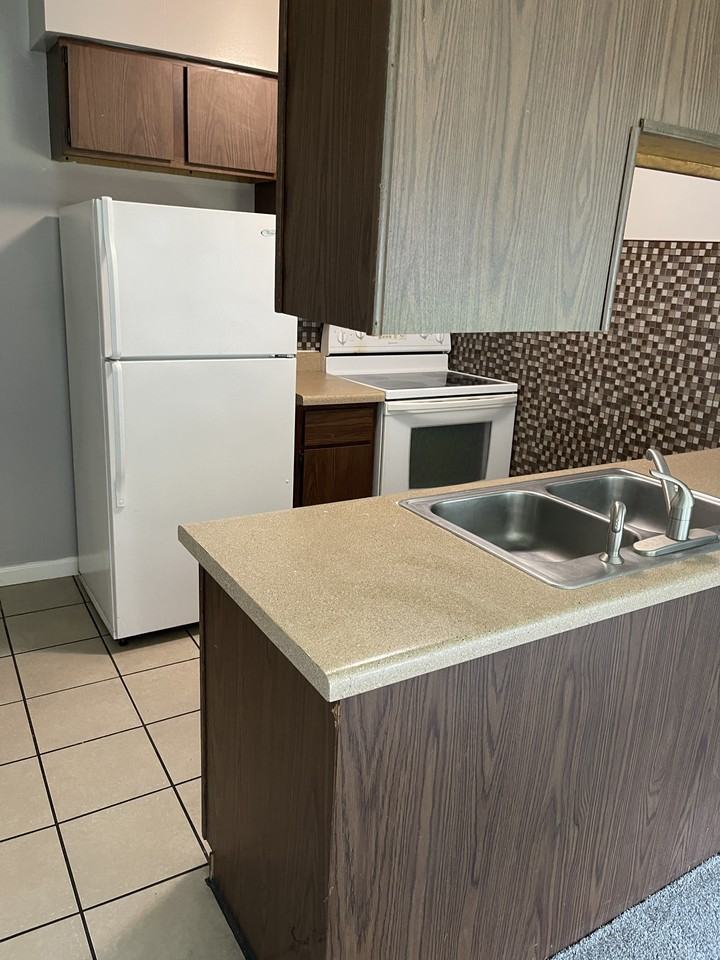 4465 W Milham Ave #1 - Photo 2 of 20