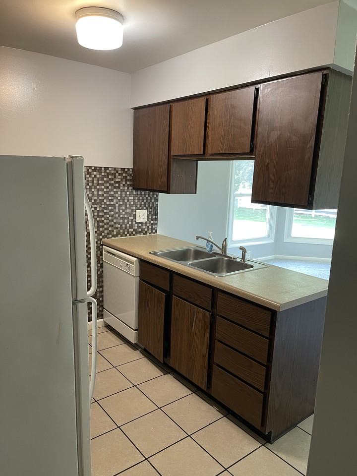 4465 W Milham Ave #1 - Photo 3 of 20