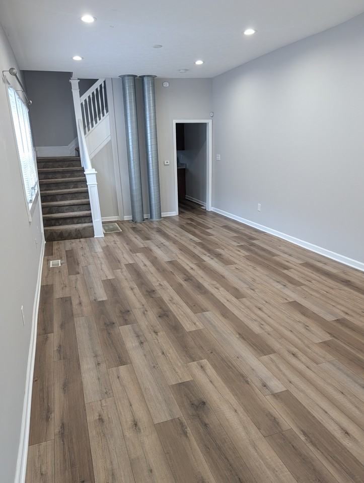 2238 N Kenwood Ave #2238 - Photo 2 of 12
