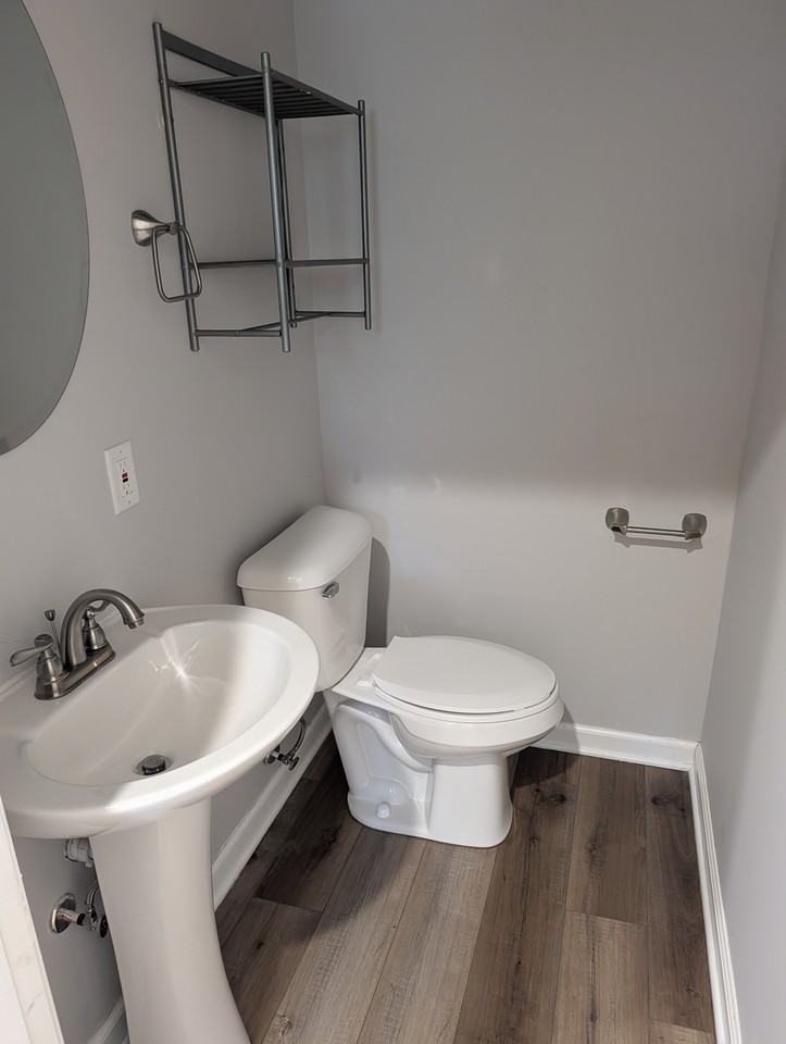 2238 N Kenwood Ave #2238 - Photo 5 of 12