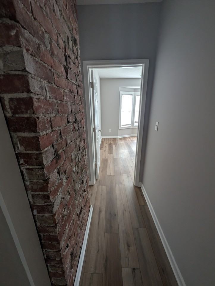 2238 N Kenwood Ave #2238 - Photo 6 of 12