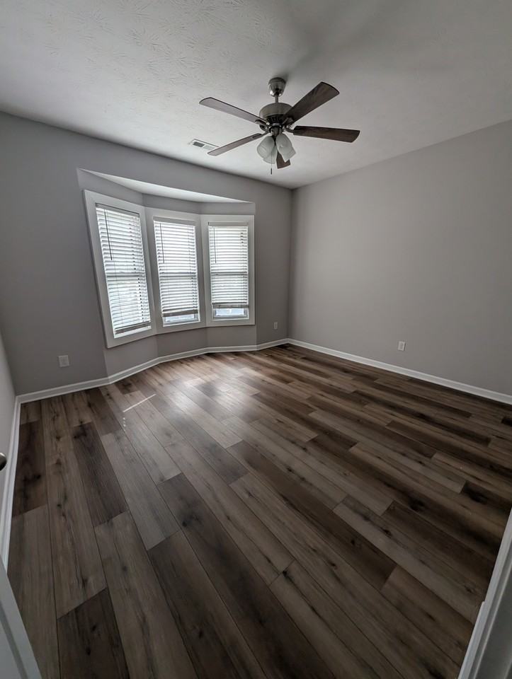 2238 N Kenwood Ave #2238 - Photo 7 of 12