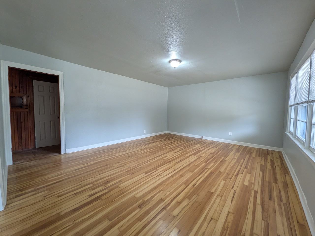327 G St Ne - Photo 2 of 12