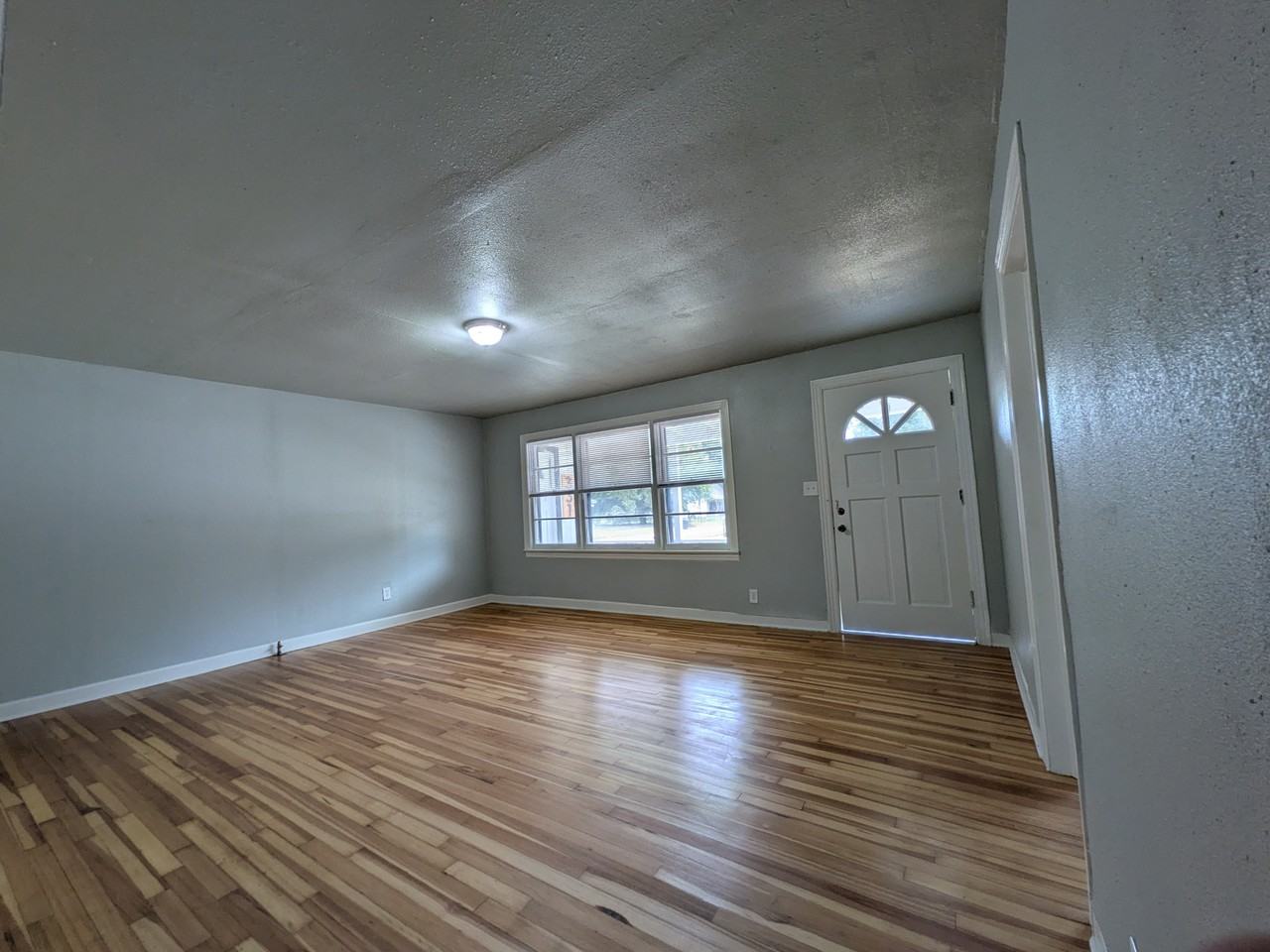 327 G St Ne - Photo 4 of 12
