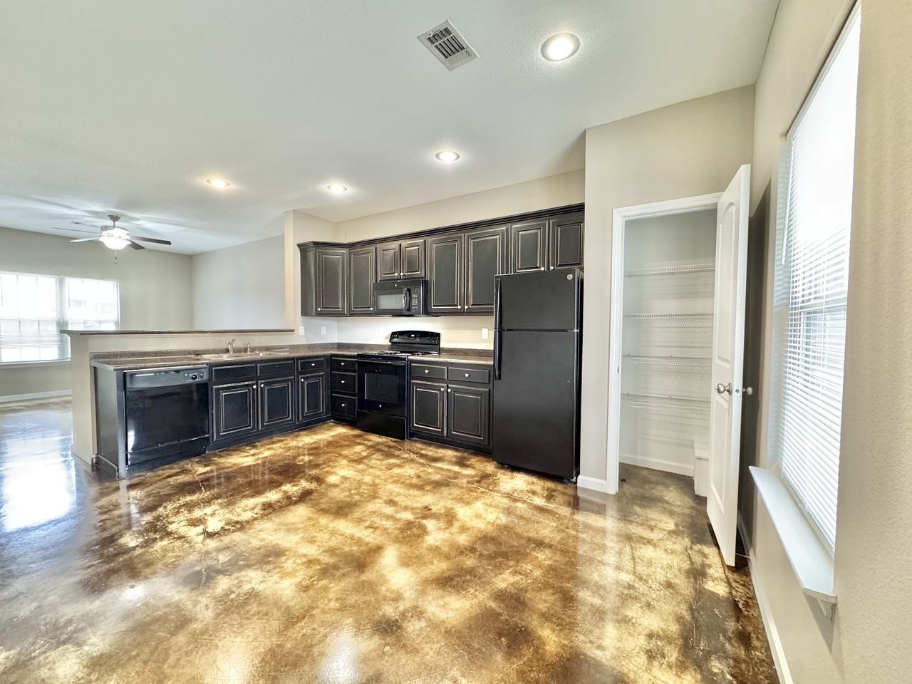 2509 Forest Home Rd #4 - Photo 4 of 16