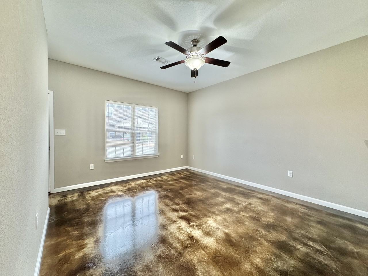 2509 Forest Home Rd #4 - Photo 6 of 16