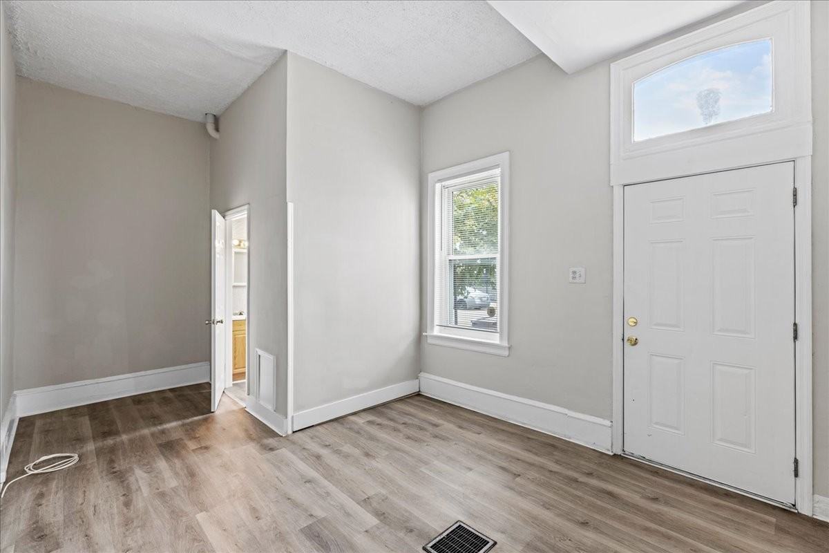 216 N King St #1 - Photo 6 of 27