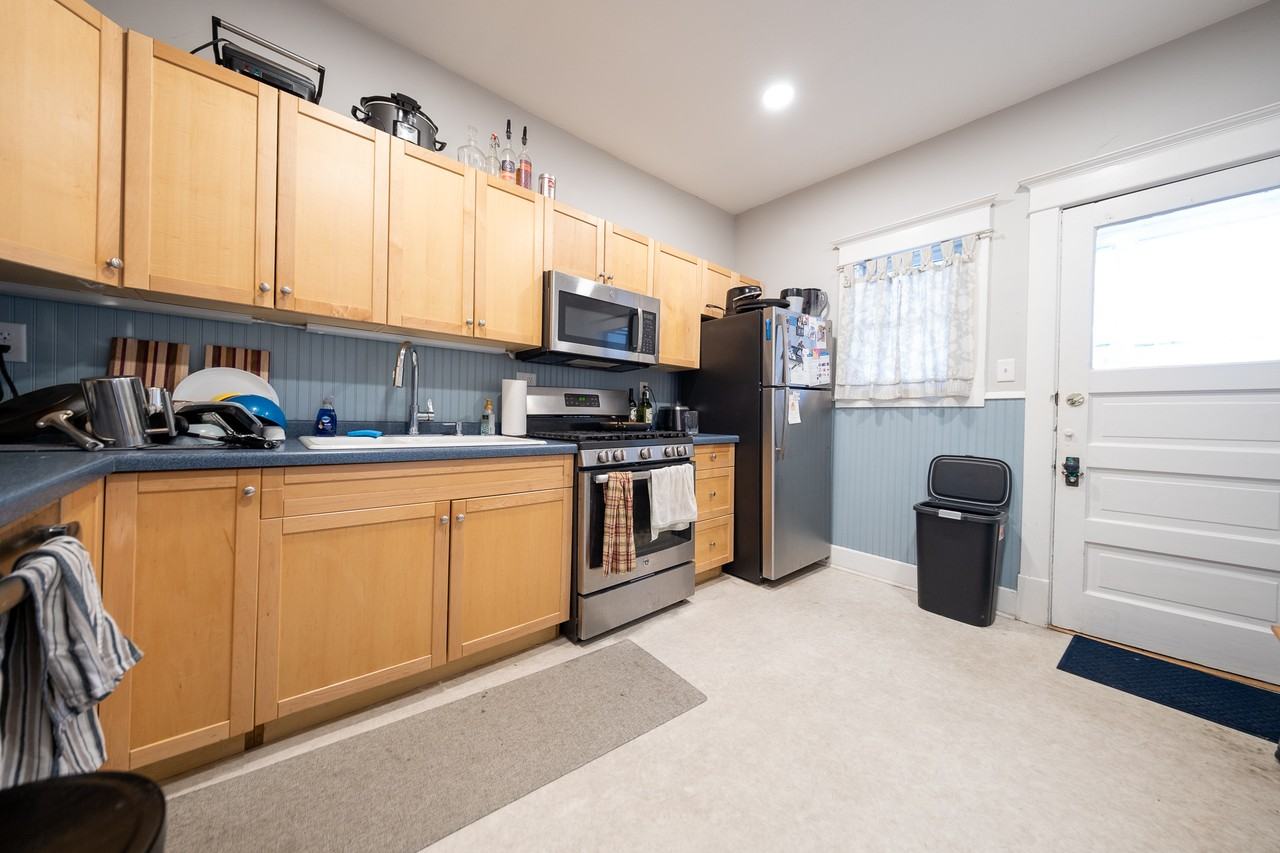 2125 Harriet Ave #2 - Photo 3 of 18
