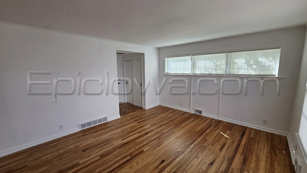 500 5th Ave #1 - Photo 5 of 26