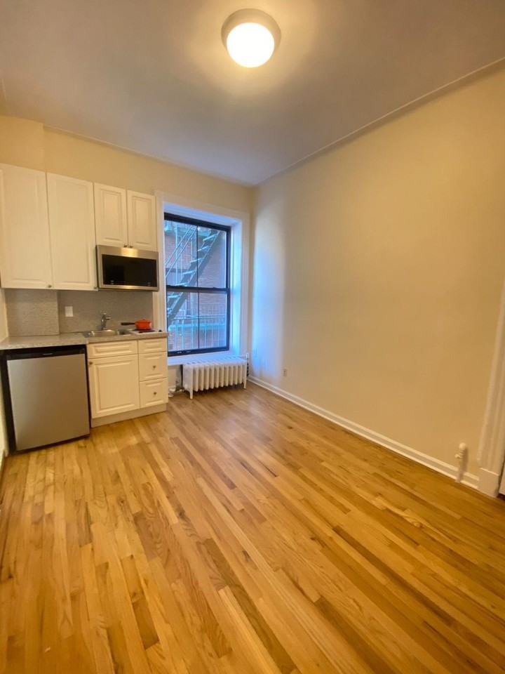 W 72nd St #4C - Photo 2 of 4