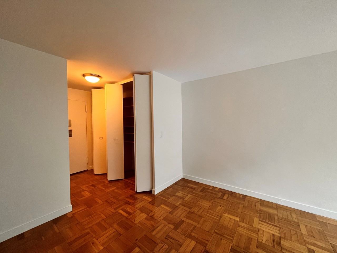 E 49th St #9G - Photo 4 of 6