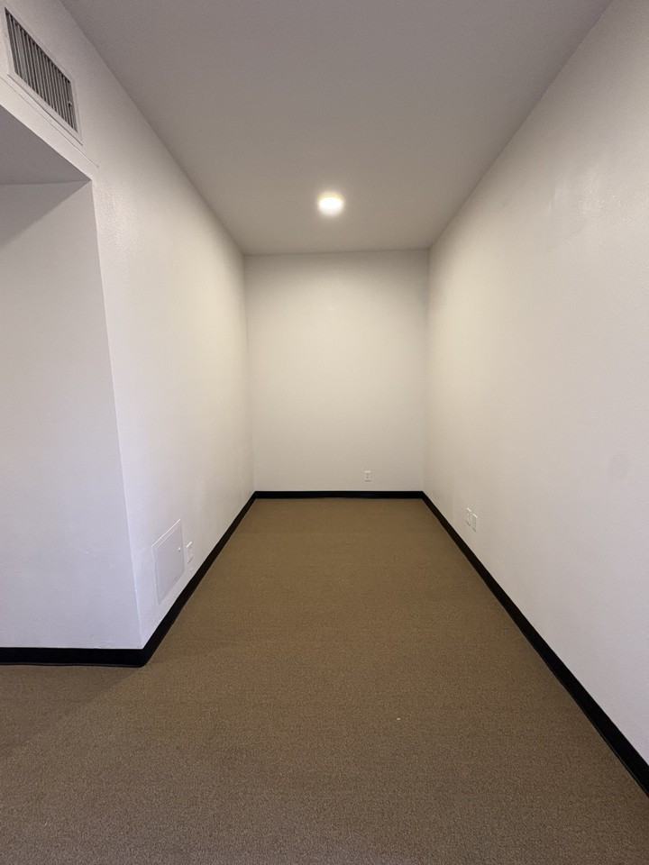 855 N Lark Ellen Ave #G5 - Photo 2 of 6