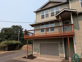 featured image of 194 S 12th St #1