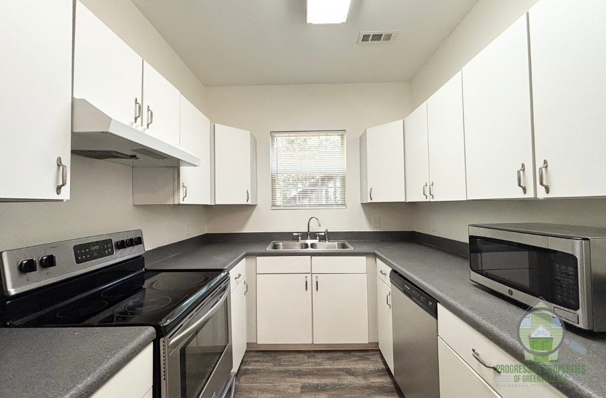 129 Harrington Ave #C - Photo 4 of 15