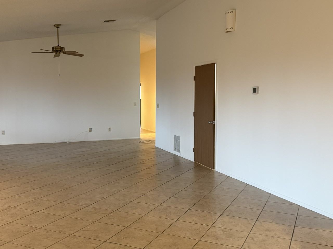 533 E Montgomery Ave - Photo 6 of 32