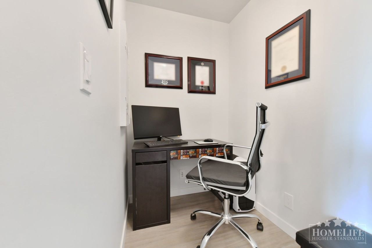 8150 207 St - Photo 3 of 40