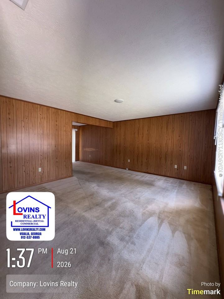 222 Arlington Dr #222 - Photo 2 of 8