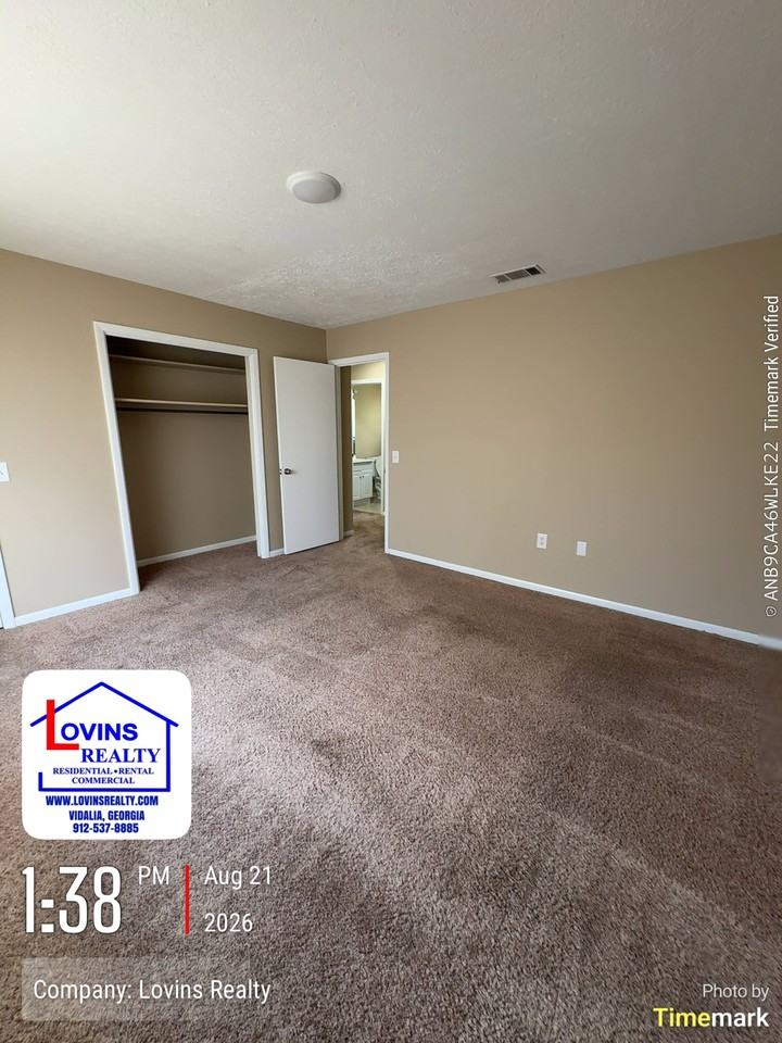 222 Arlington Dr #222 - Photo 3 of 8