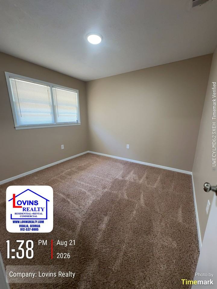 222 Arlington Dr #222 - Photo 4 of 8