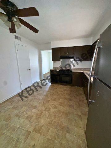 1281 Royal Oaks Cv #1 - Photo 5 of 24